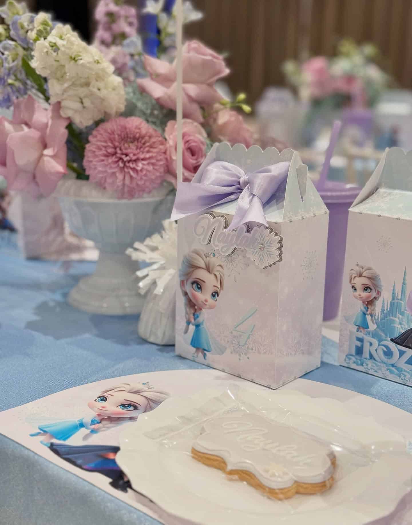 Frozen Party Favor Boxes and Cookie