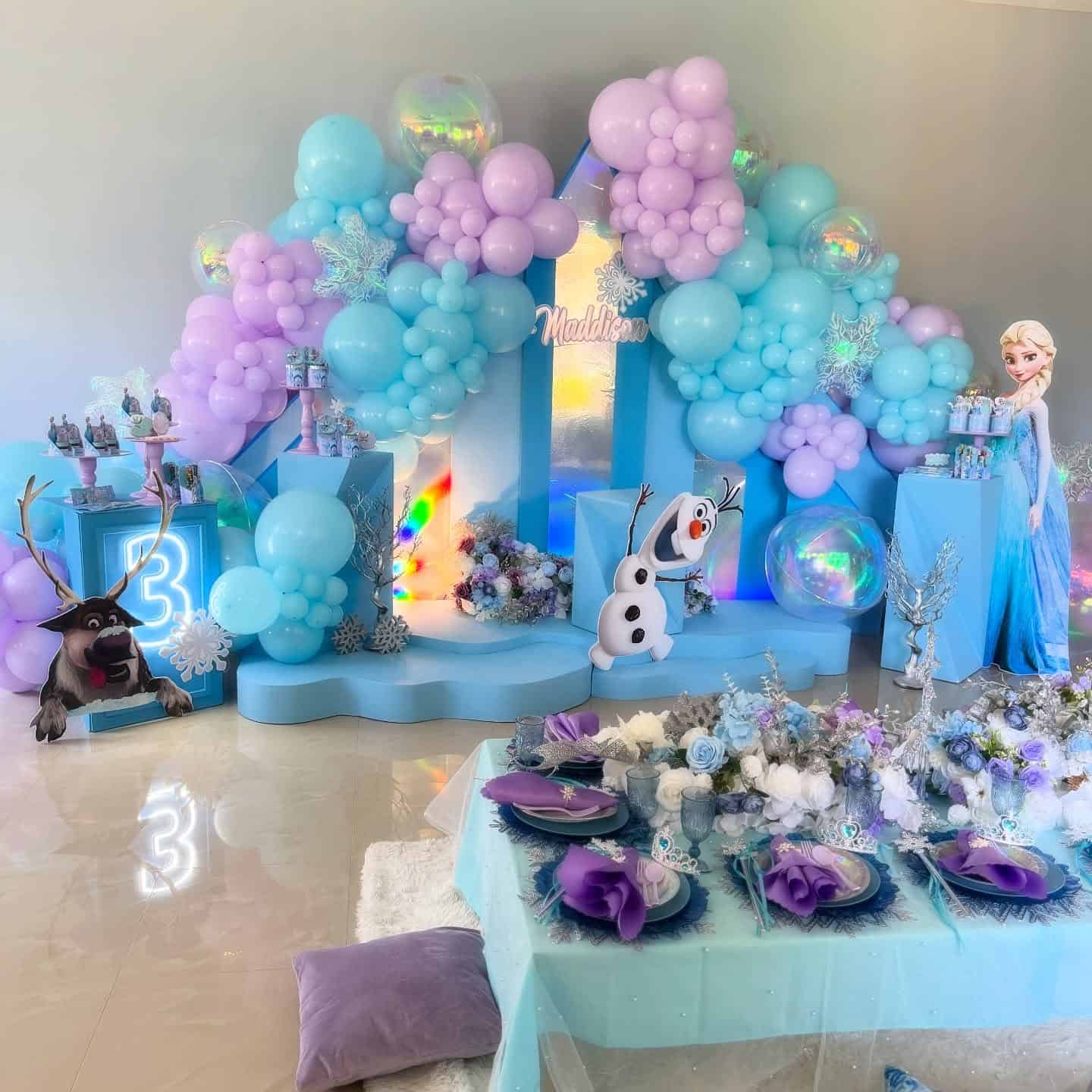 Frozen Winter Wonderland Table
