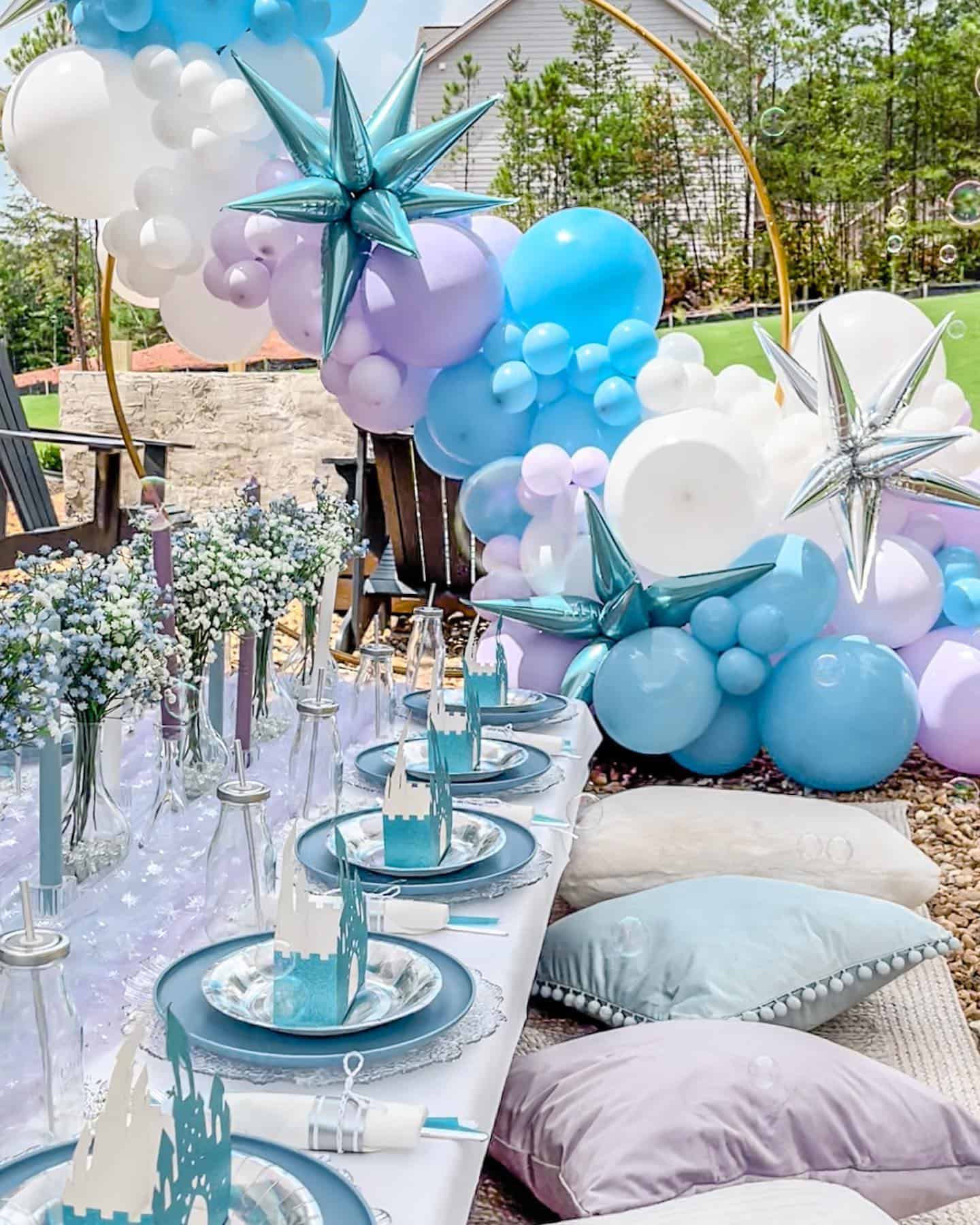 Outdoor Frozen Party Table Setting