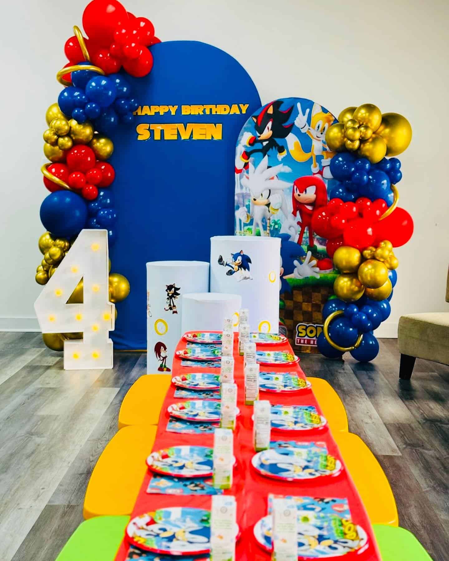 Sonic Party Setup with Balloon Arch