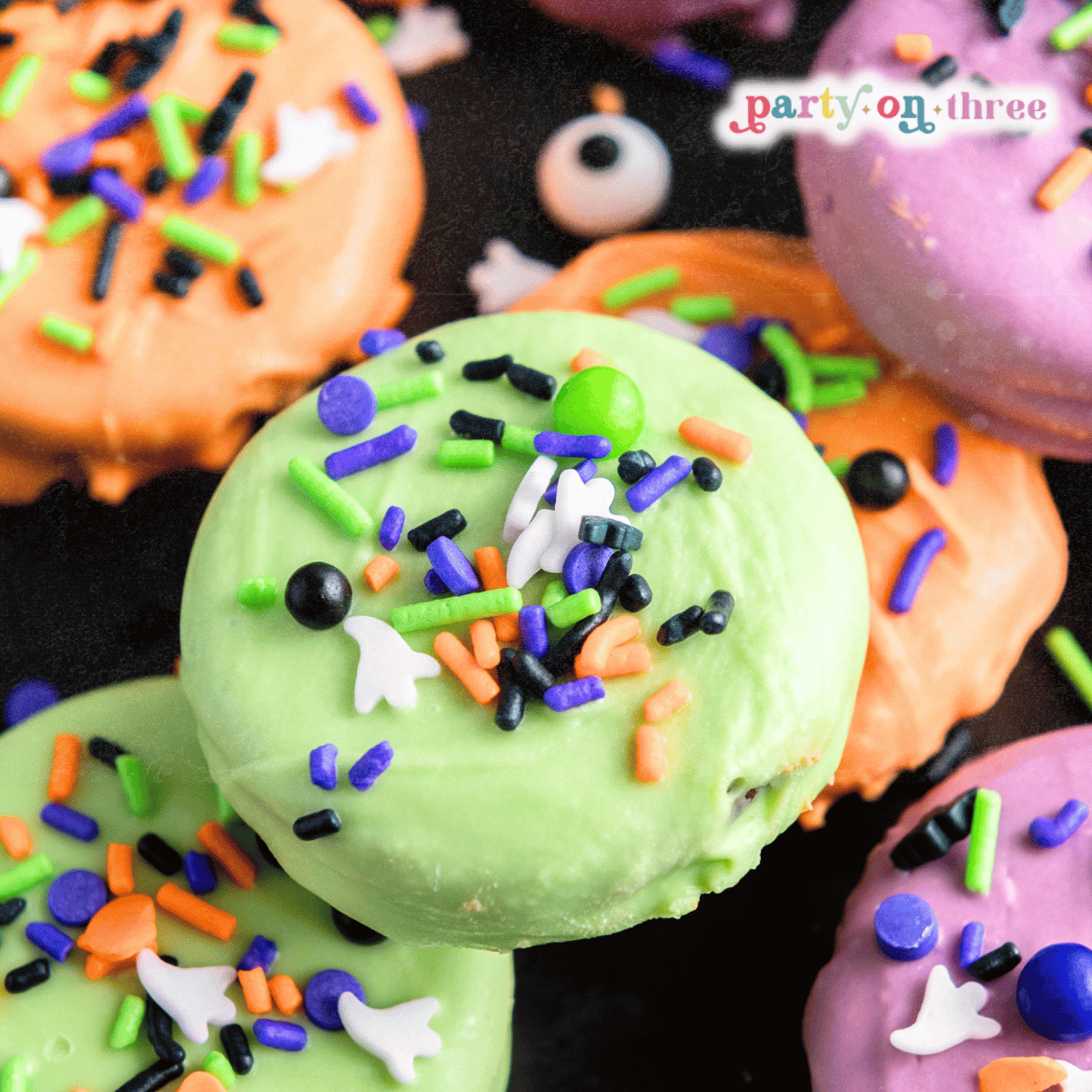 Chocolate Covered Halloween Oreos (Easy Party Recipe)
