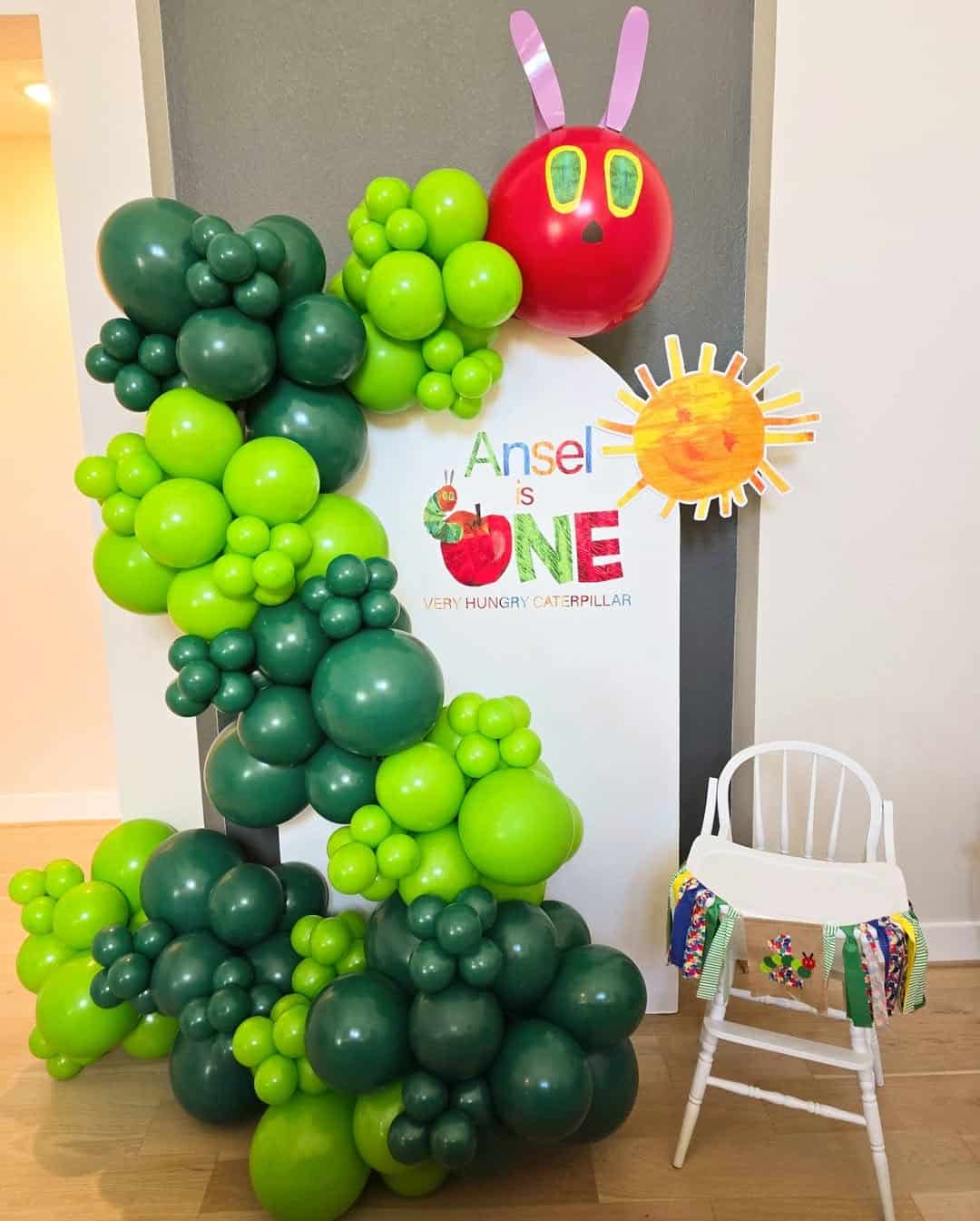 Very Hungry Caterpillar Balloon Garland with Caterpillar Head