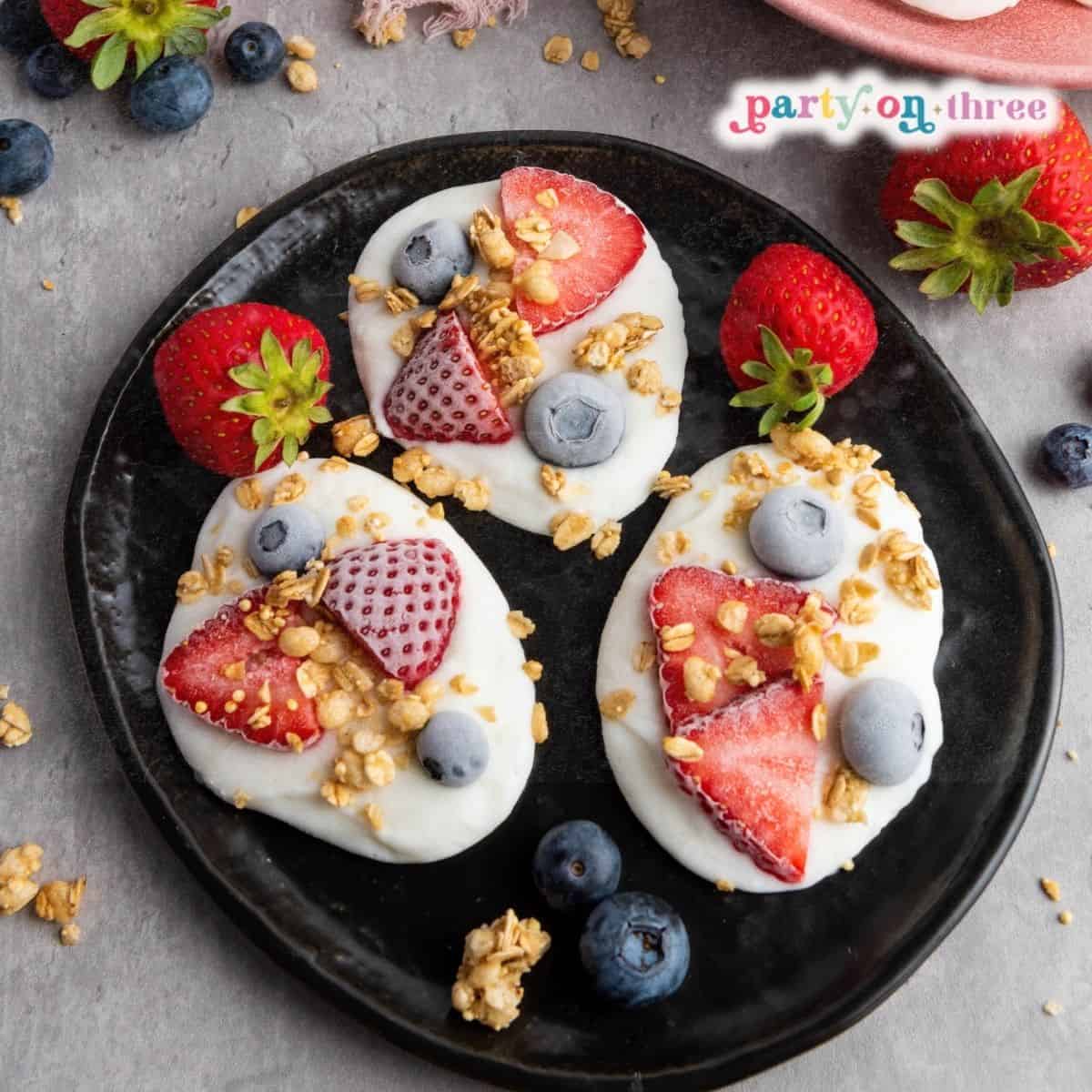 Easy Frozen Yogurt Bites With Berries