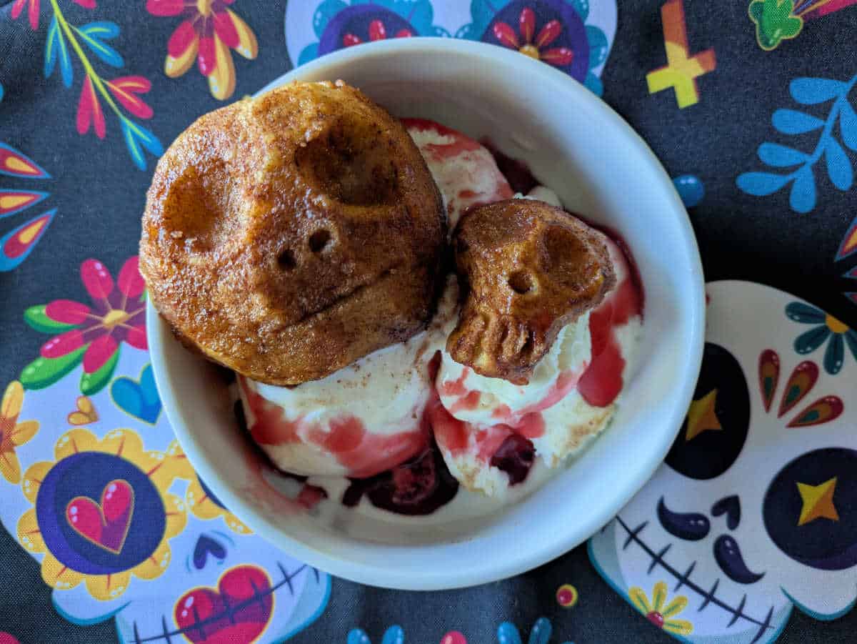 Baked Apple Skulls Sundae
