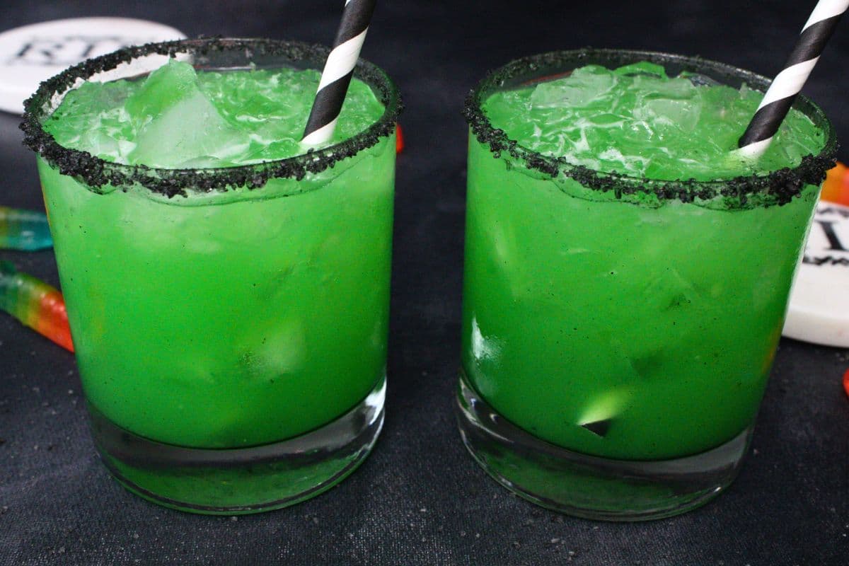 Beetlejuice Cocktail: Be The Ghost Host With The Most!