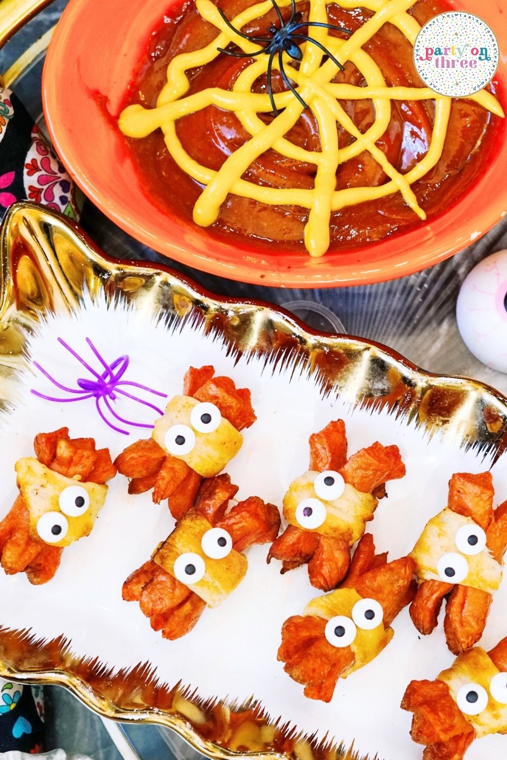 Halloween Spider Hot Dogs (Easy Halloween Appetizer for Kids)