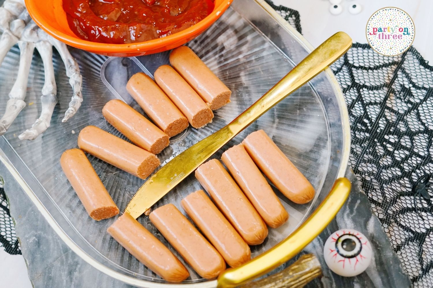 Halloween Spider Hot Dogs (Easy Halloween Appetizer for Kids)