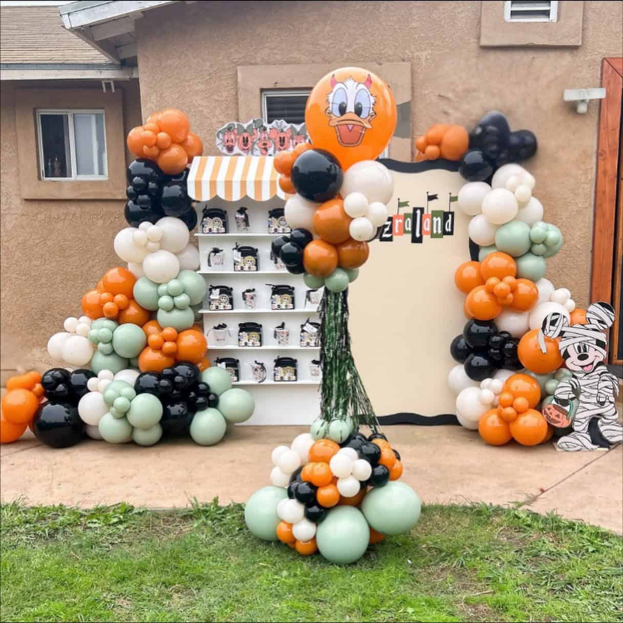 Mickey and Friends Halloween Balloon Arch Party