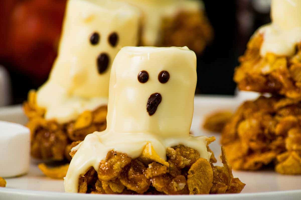 No-Bake Peanut Butter Cornflake Cookies for Halloween