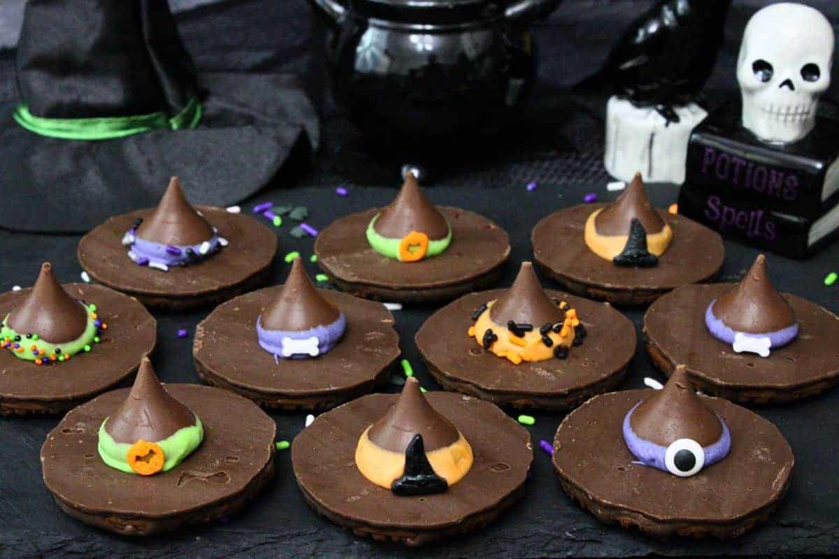 Witch Hat Cookies: Cute No Bake Halloween Treat!