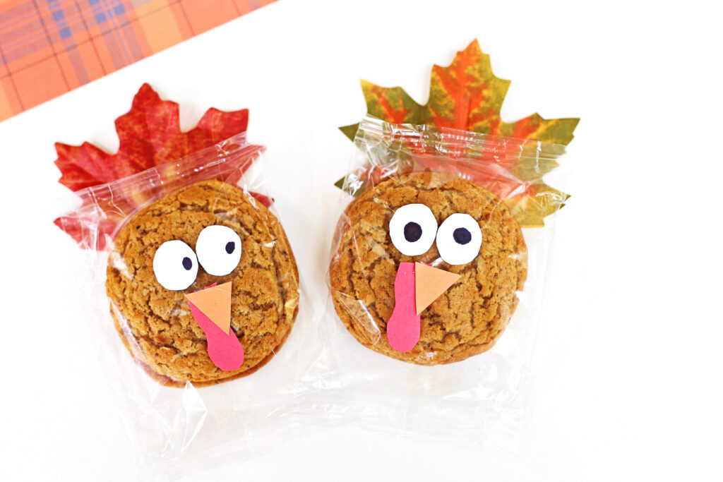Oatmeal Creme Pie Turkeys by Cultivating Brilliant Minds