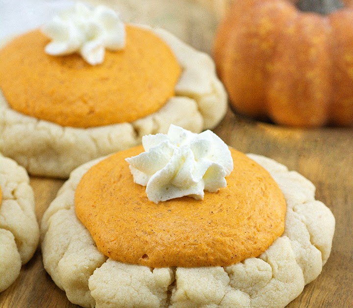 Crumbl Copycat Pumpkin Pie Cookies
