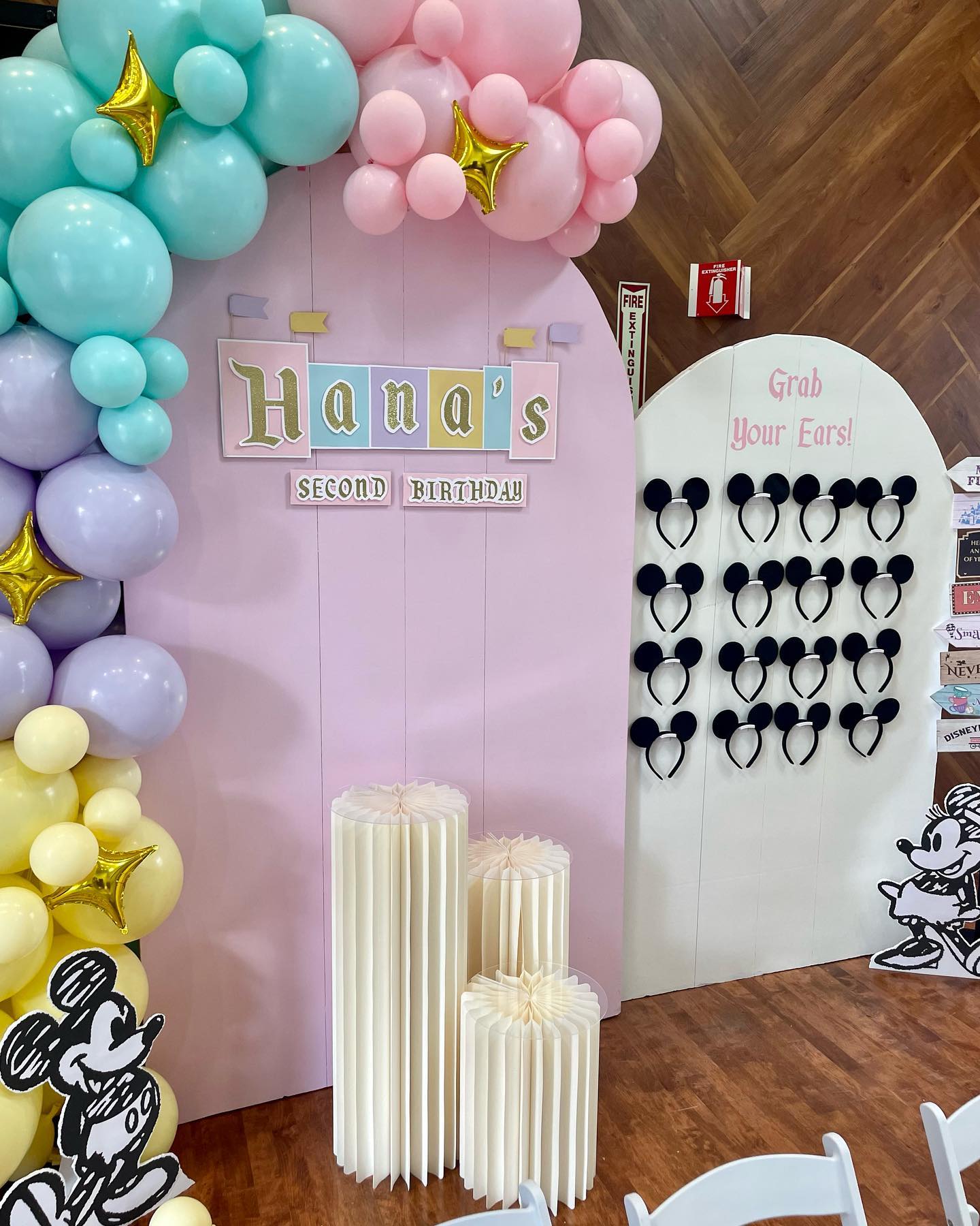 Grab-Your-Ears Mickey Headband Wall for Two