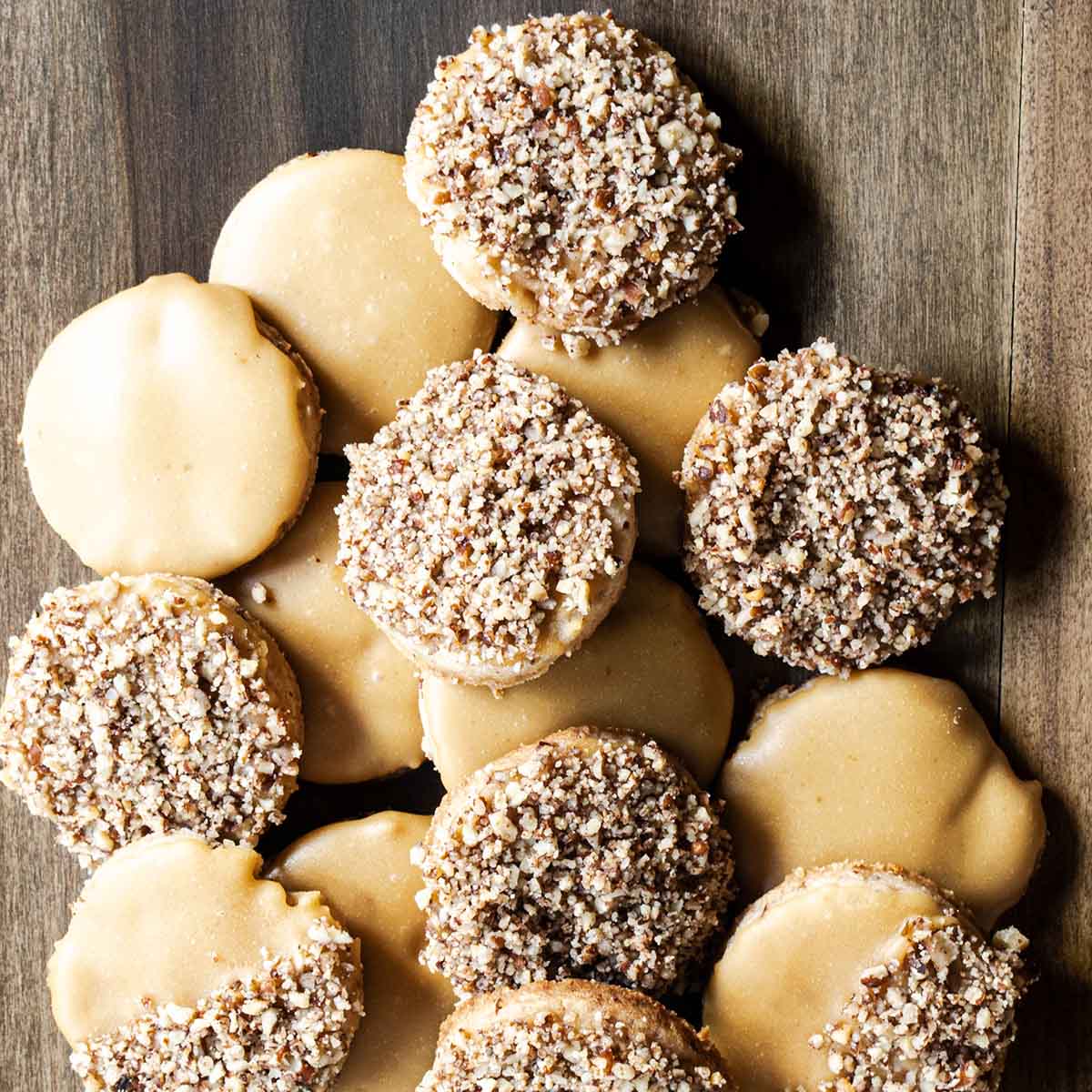 Maple pecan cookies (with real maple syrup)