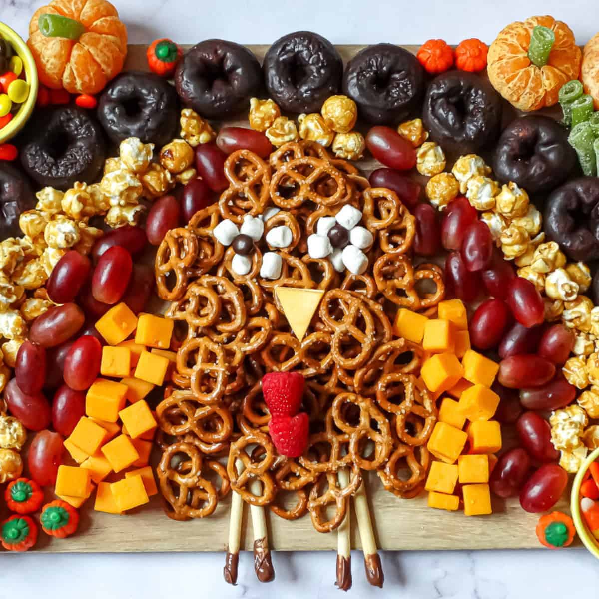 20-Minute Thanksgiving Turkey Snack Board