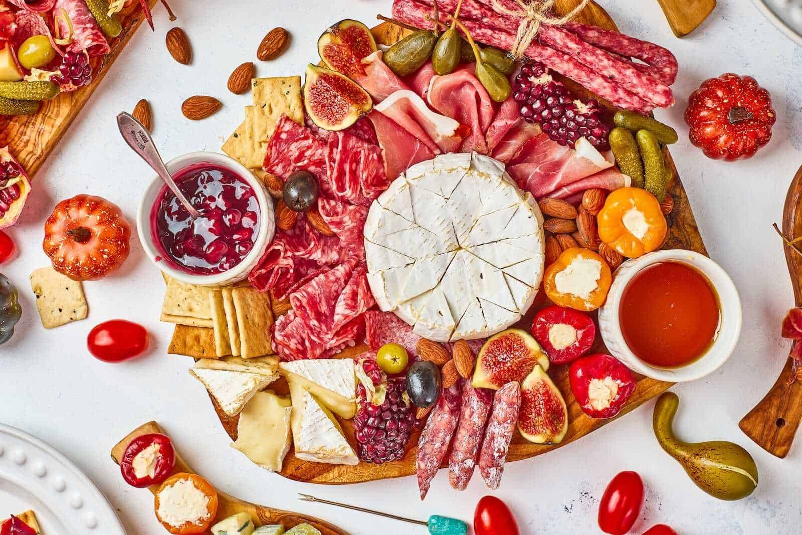 Fall Themed Charcuterie Board – A Seasonal Feast of Flavors for Hosting - thanksgivingmommy.com