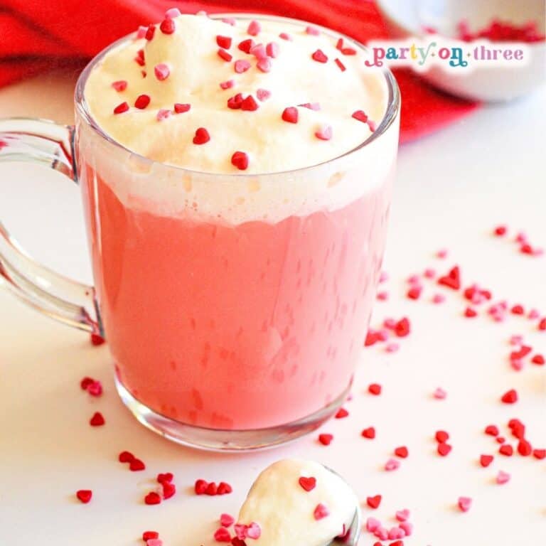 Pink Hot Chocolate Recipe (Easy & Creamy)
