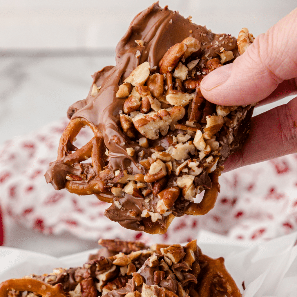 The best Christmas Crack with Pretzels - Pretzel Toffee Bark